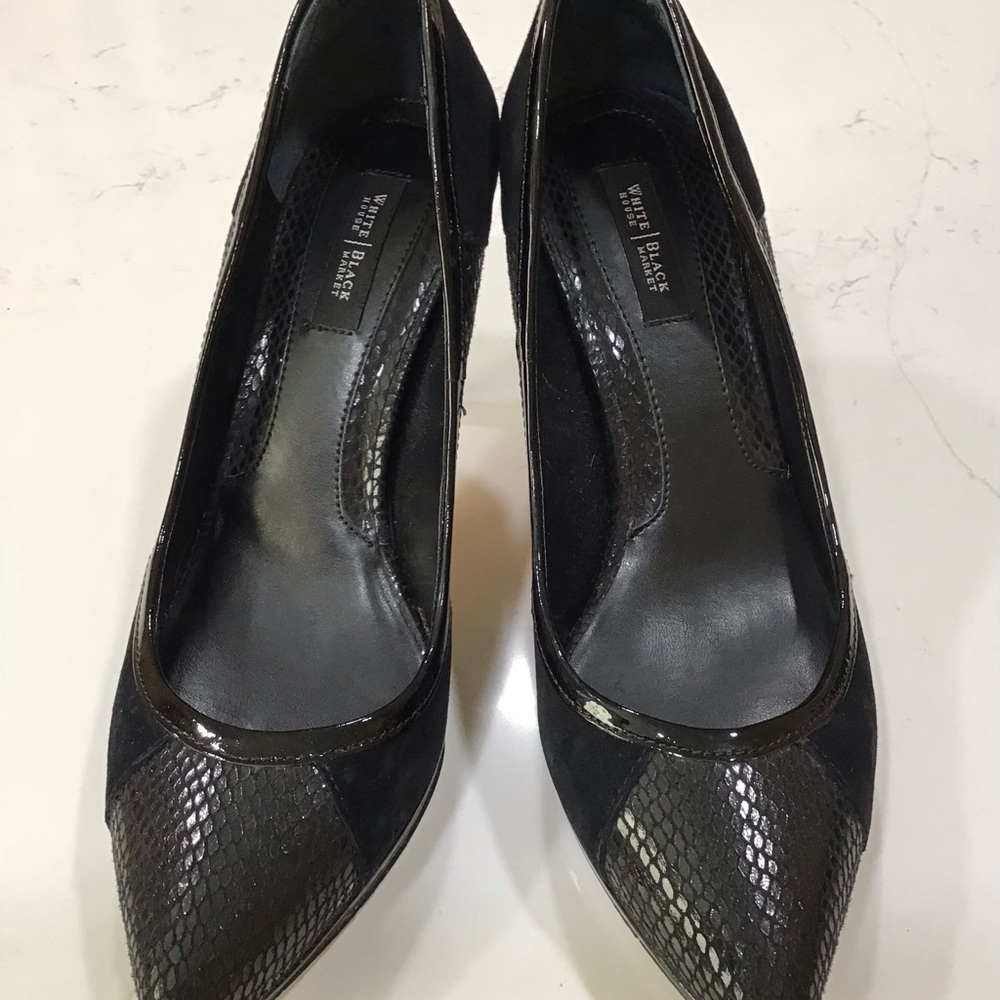 Black Pumps